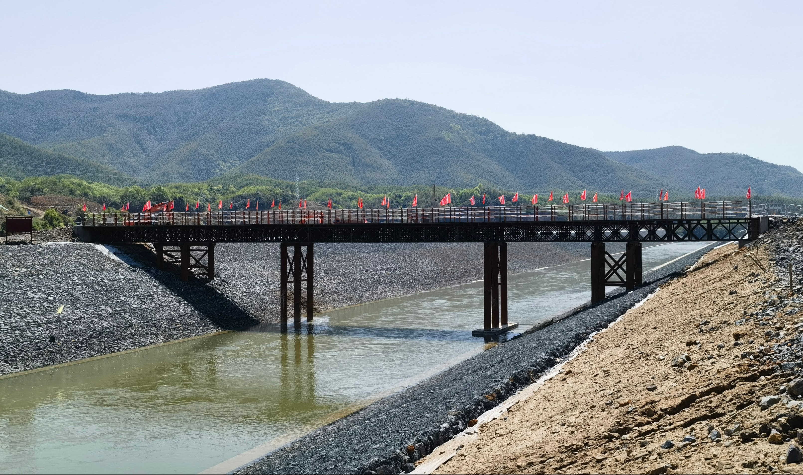 安徽建工凤凰山水库钢边桥监测