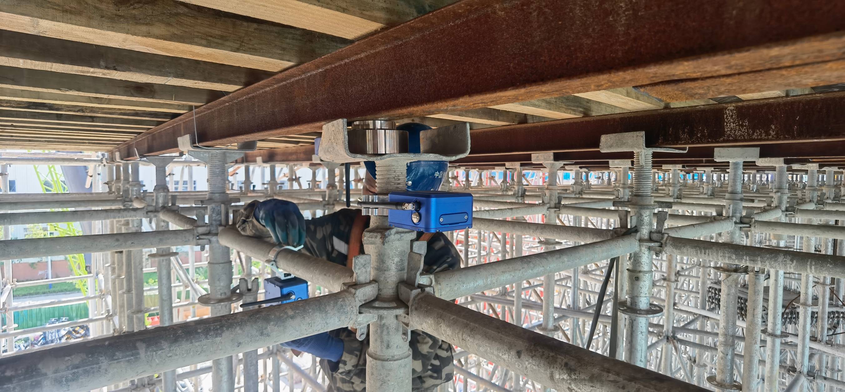 珠肇高铁江机段高明特大桥工区C12-C13现浇梁