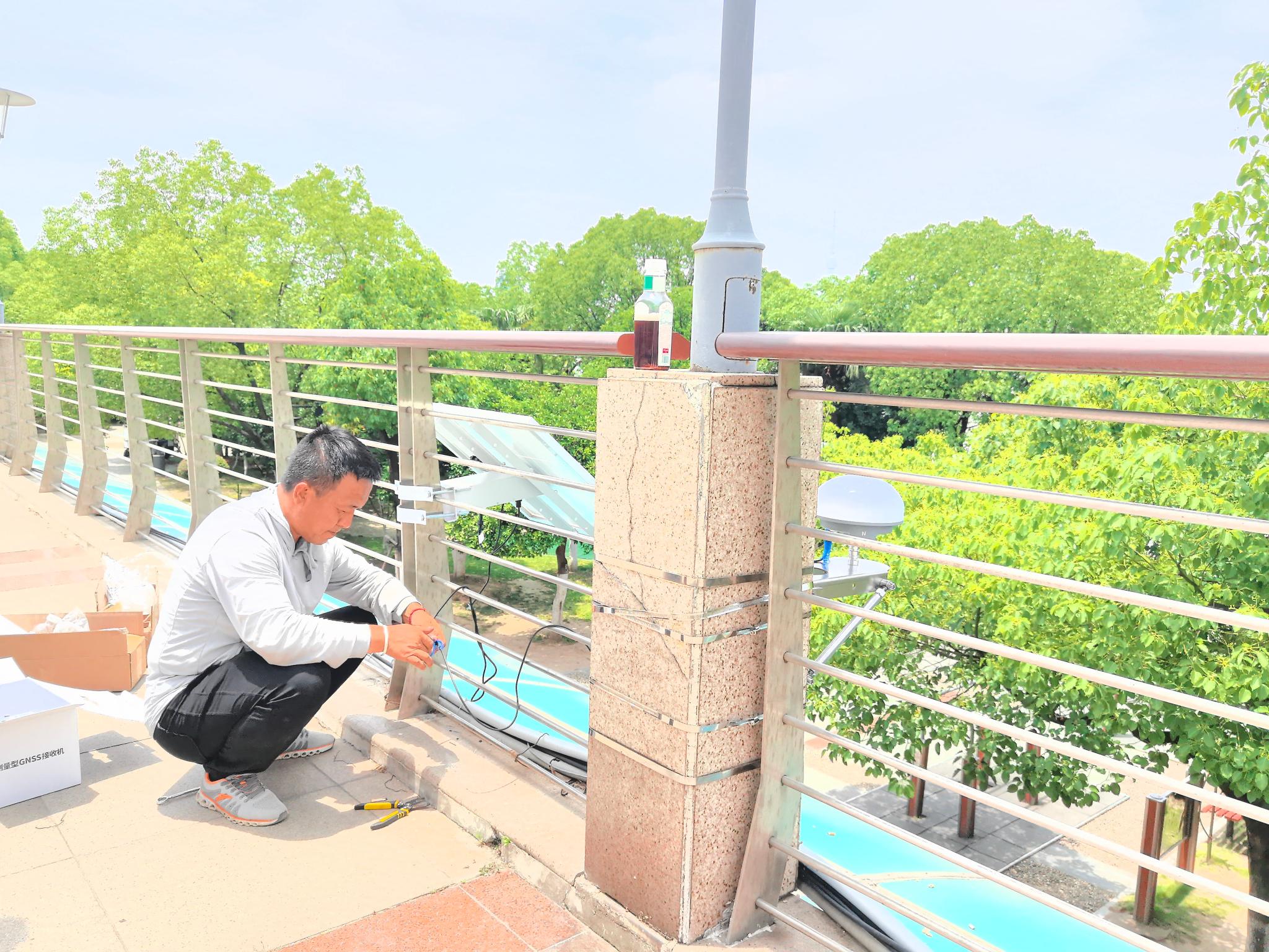 武汉江滩公园人行天桥健康监测