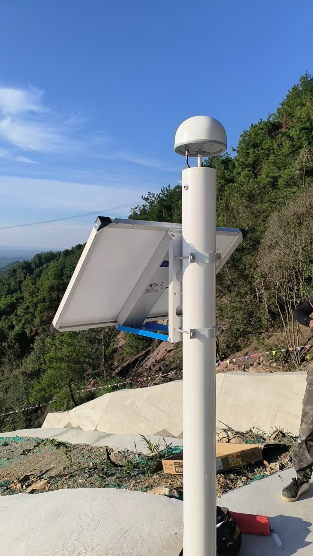 大垫高速土建3标明月山隧道口边坡