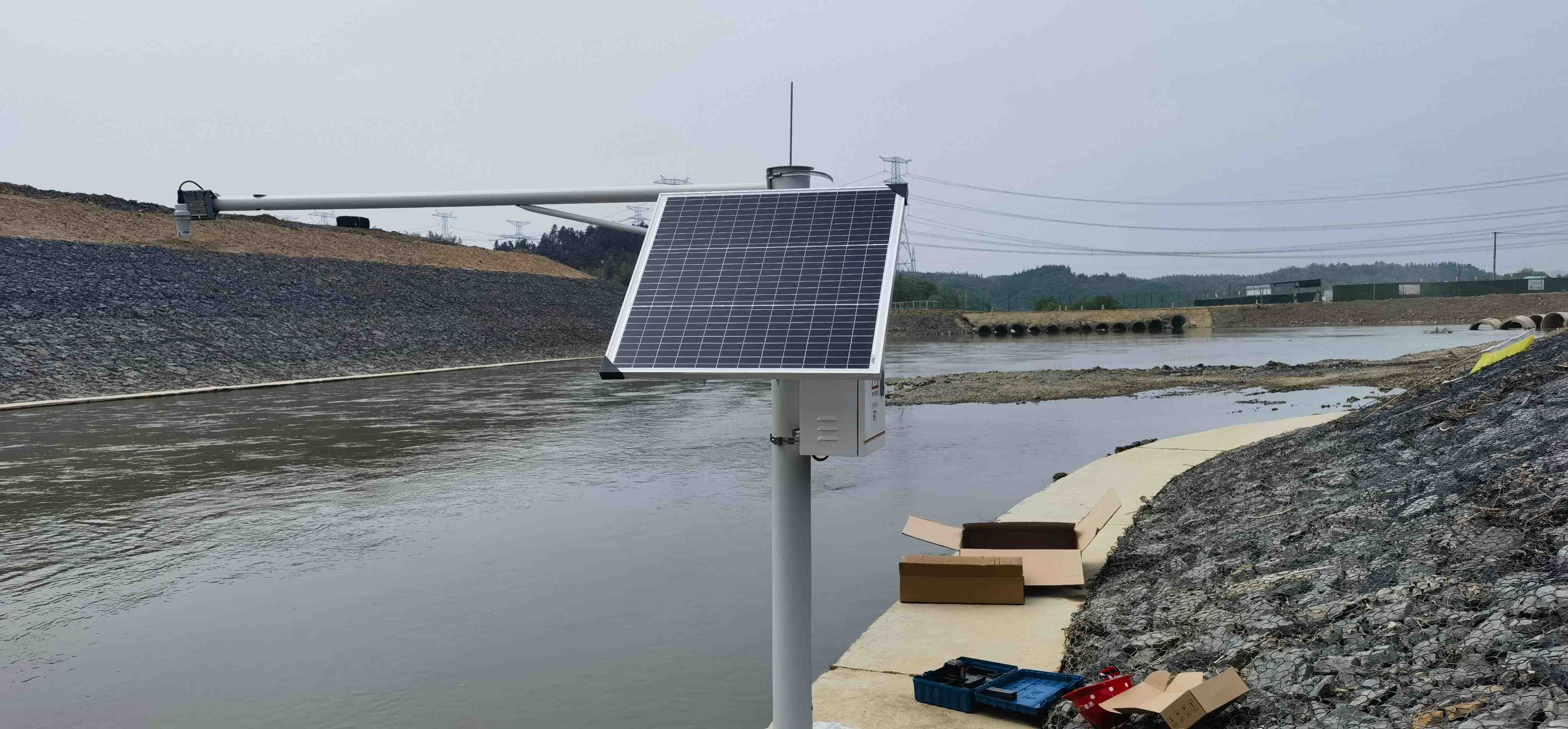 江西某水库雷达水位监测站