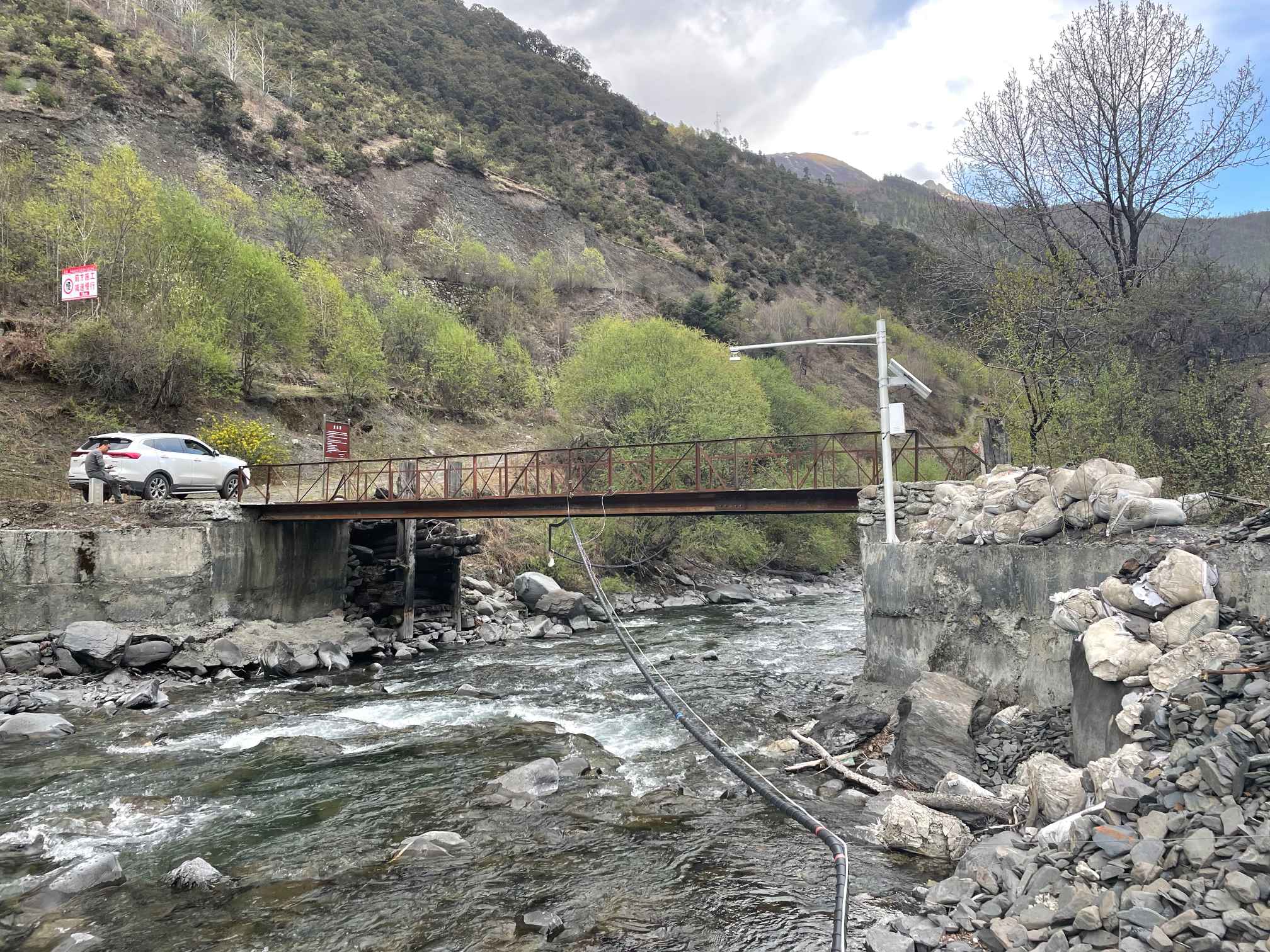 G664稻城亚丁地质灾害边坡监测项目